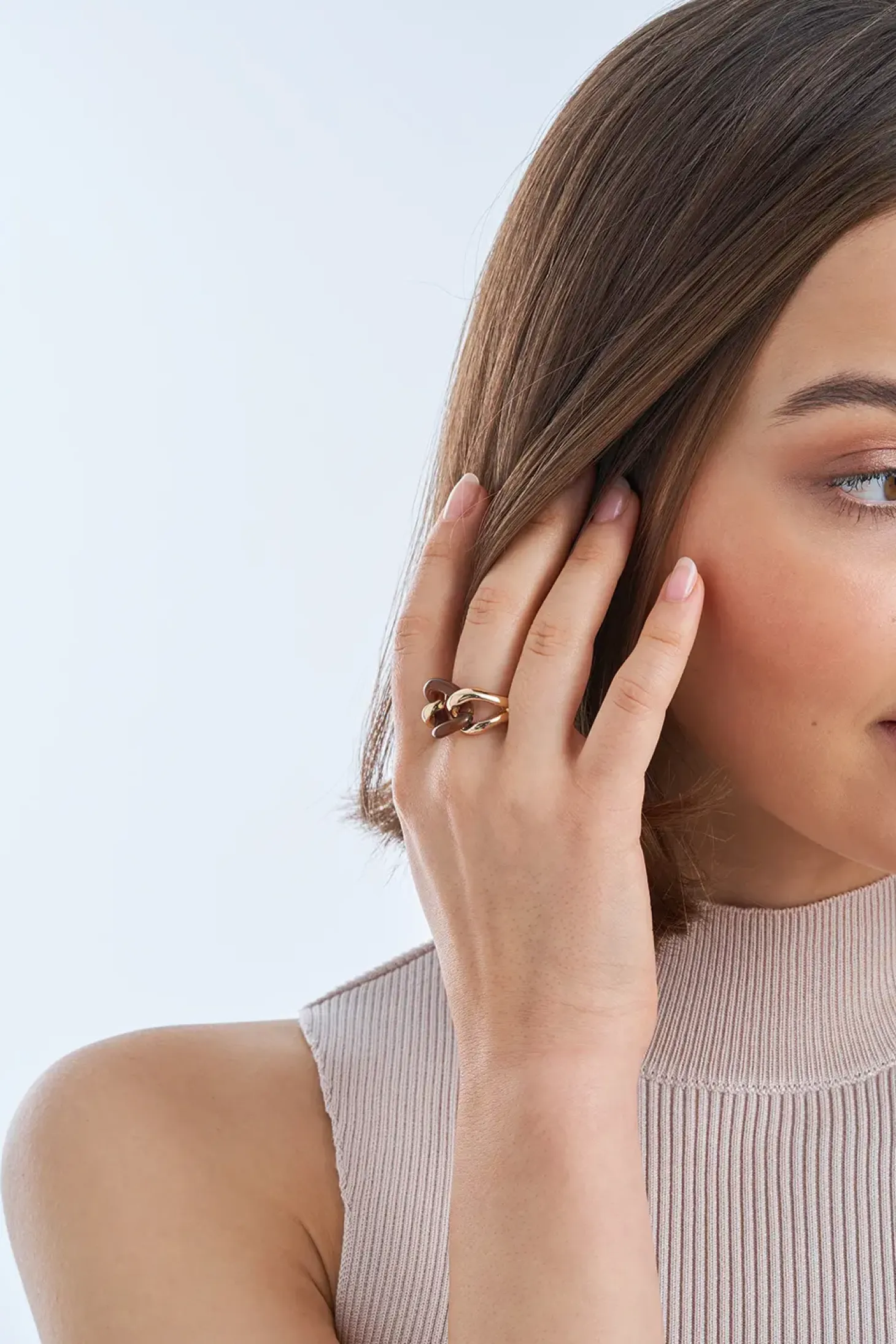Ring - Brown Chain